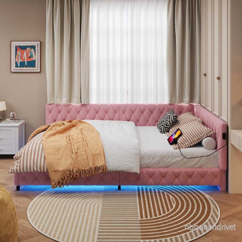 Yelenaro dagbädd 140×200 cm – Komplett stoppad säng med ribbotten, LED & USB Yelenaro dagbädd 140×200 cm – Komplett stoppad säng med ribbotten, LED & USB