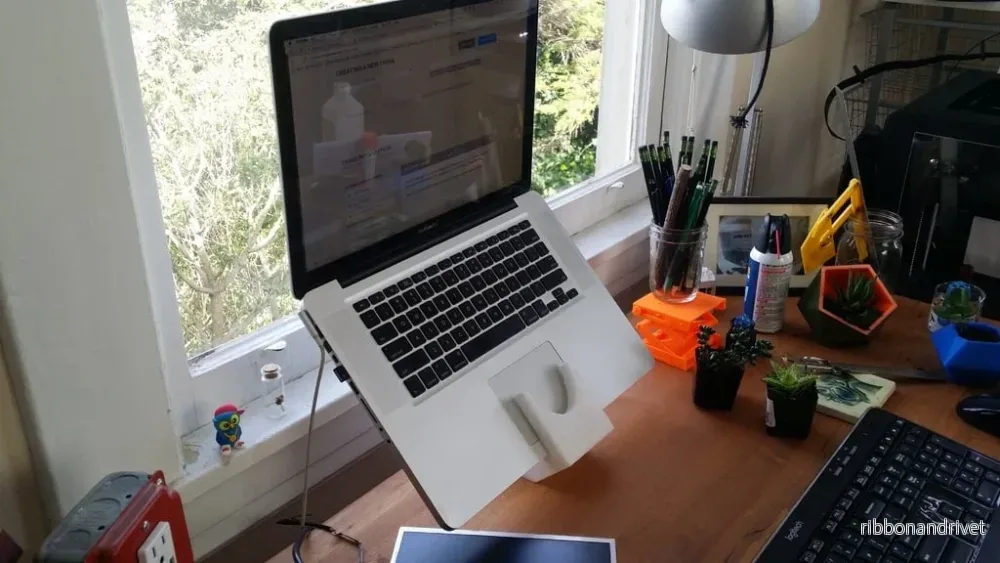 Ergonomiskt skrivbordsstativ för Macbook Pro – för Apple-bärbara datorer