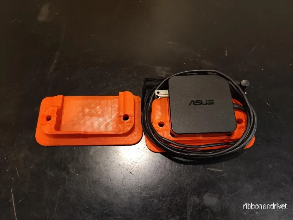 Asus W15 Laddarkabelhållare