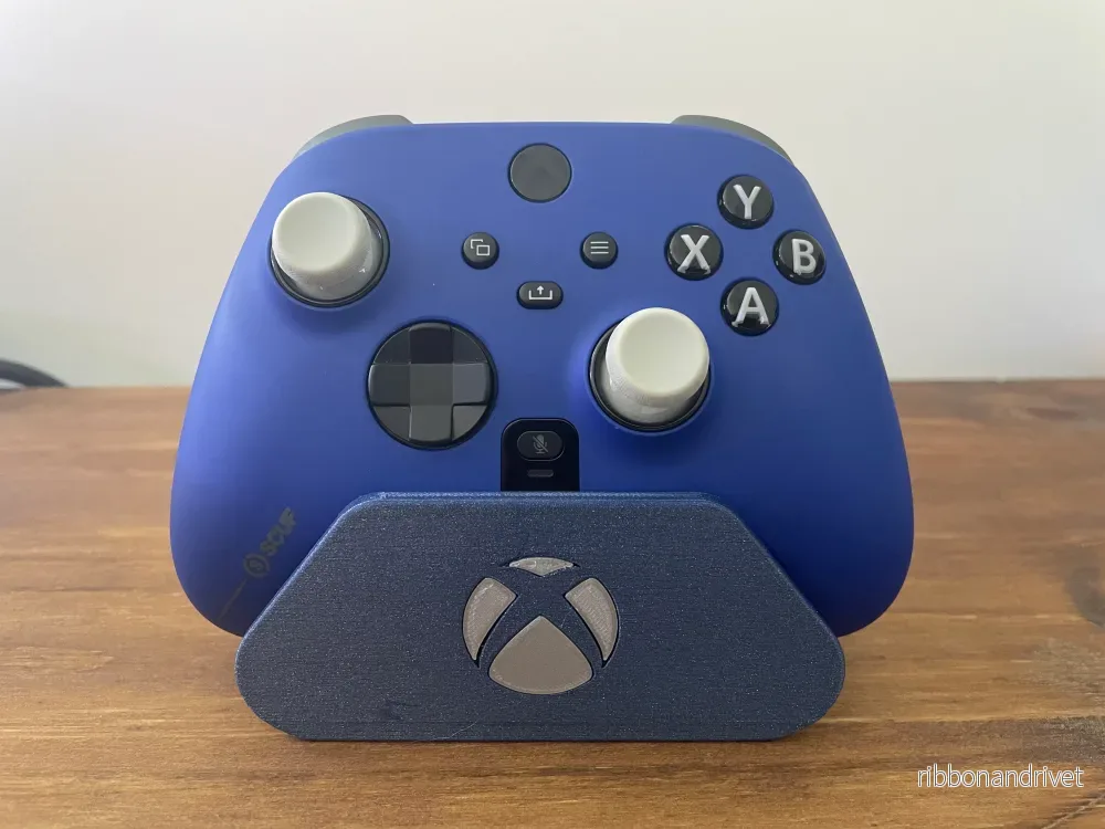 SCUF & Xbox Controller Stand – Elegant förvaring för dina kontroller