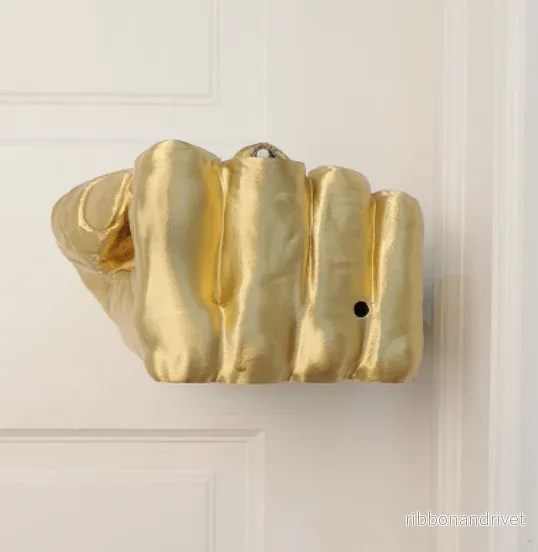 Roligt dörrhandtag med långfinger - Bild 2