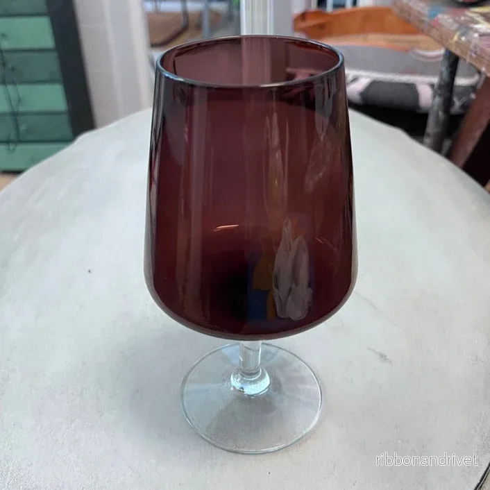Olikformade glas på fot - Bild 3