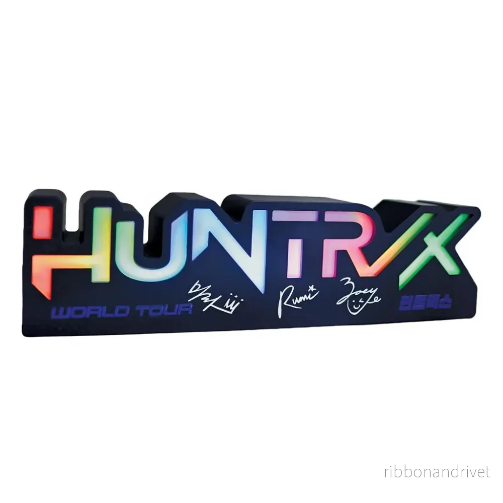 KPop Demon Hunters – Bordslampa – HUNTR/X World Tour KPop Demon Hunters – Bordslampa – HUNTR/X World Tour