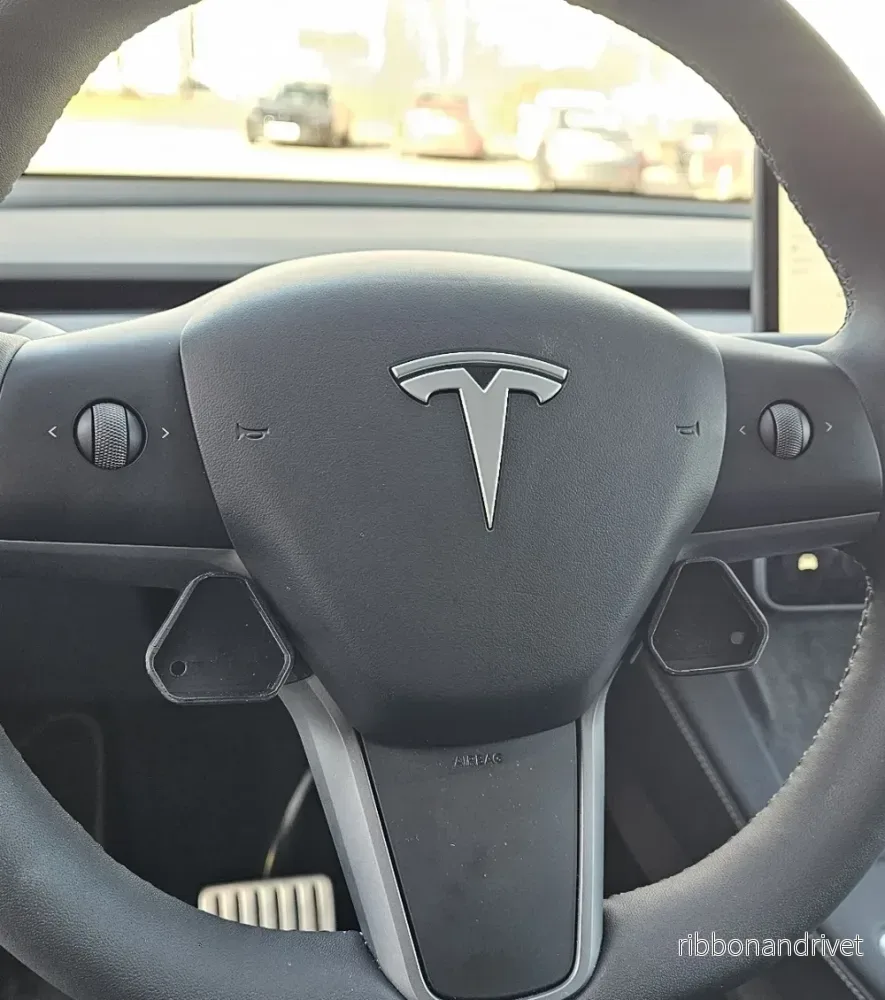 S3XY knapphållare till Tesla-ratt