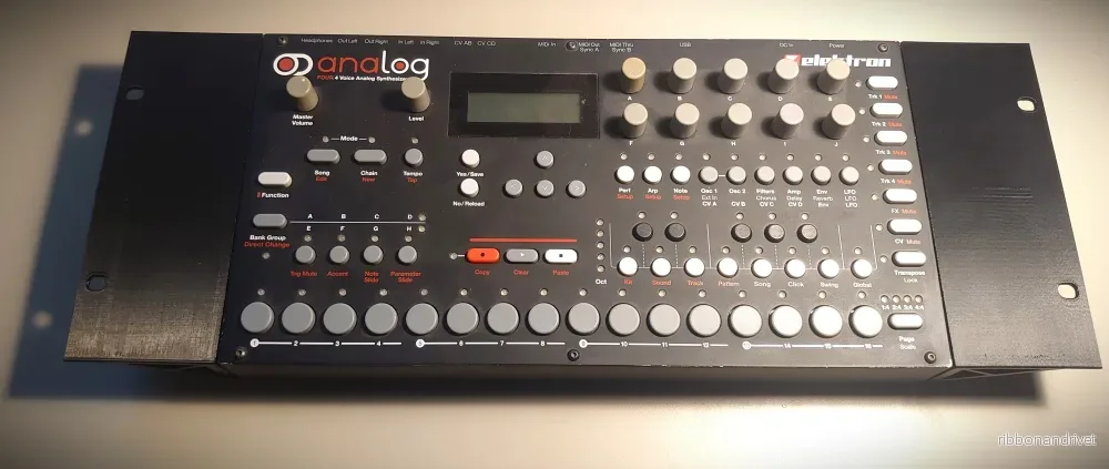 Elektron Analog 4 & Octatrack Rack Ears – 19″ rackmonteringskit Elektron Analog 4 & Octatrack Rack Ears – 19″ rackmonteringskit
