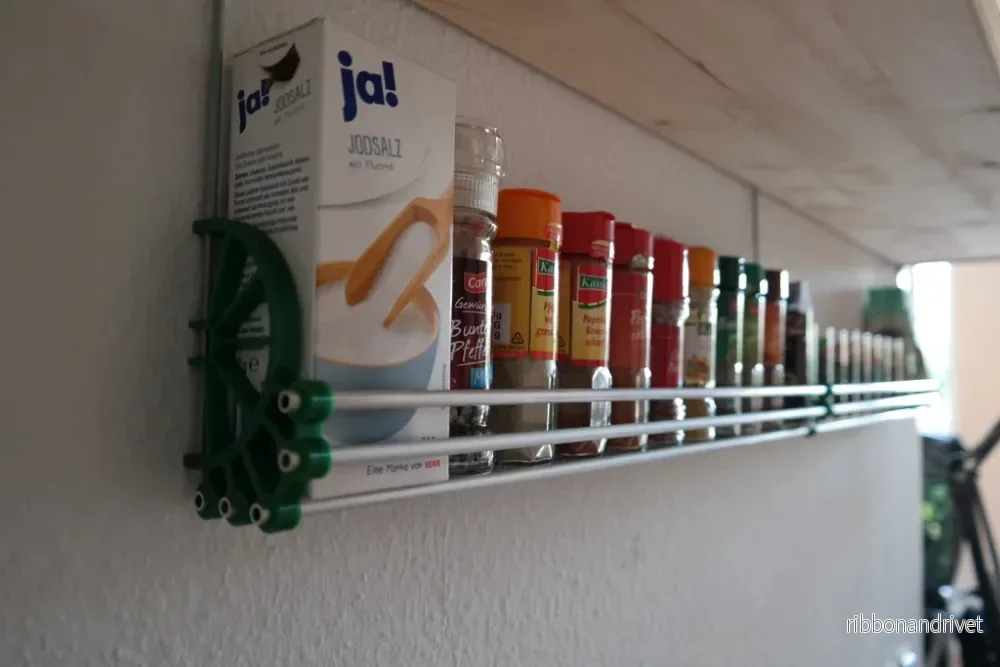 Flexibel kryddhylla för köket - Bild 2