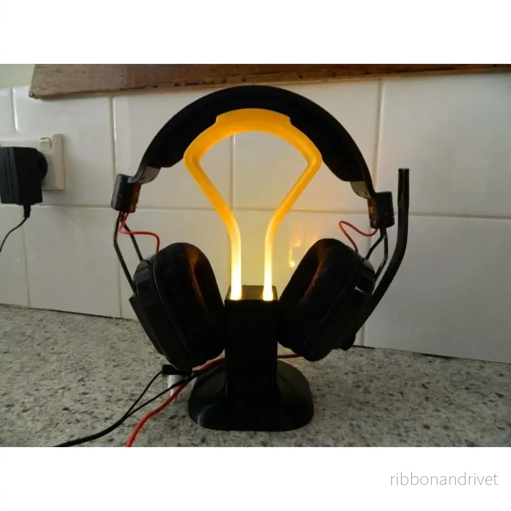 Praktisk hörlursställ för gaming-headset med LED-bas