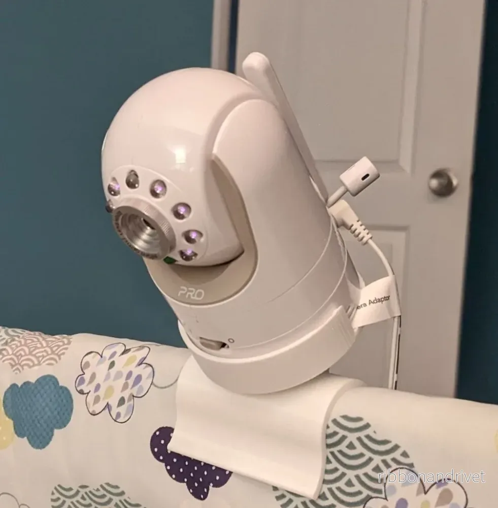 Monteringsfäste för babyvakt – DXR-8 Pro och Pack-n-Play Monteringsfäste för babyvakt – DXR-8 Pro och Pack-n-Play
