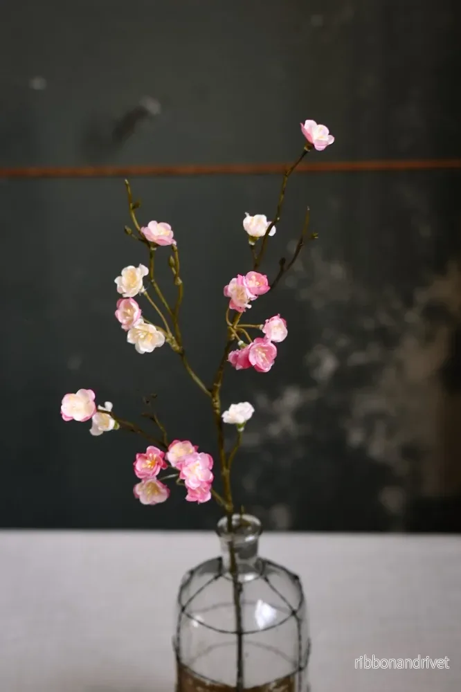 Blomkvist i rosa nyanser Blomkvist i rosa nyanser