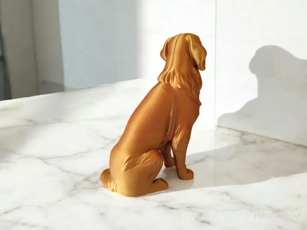 Elegant Golden Retriever-skulptur i bronslook - Bild 3