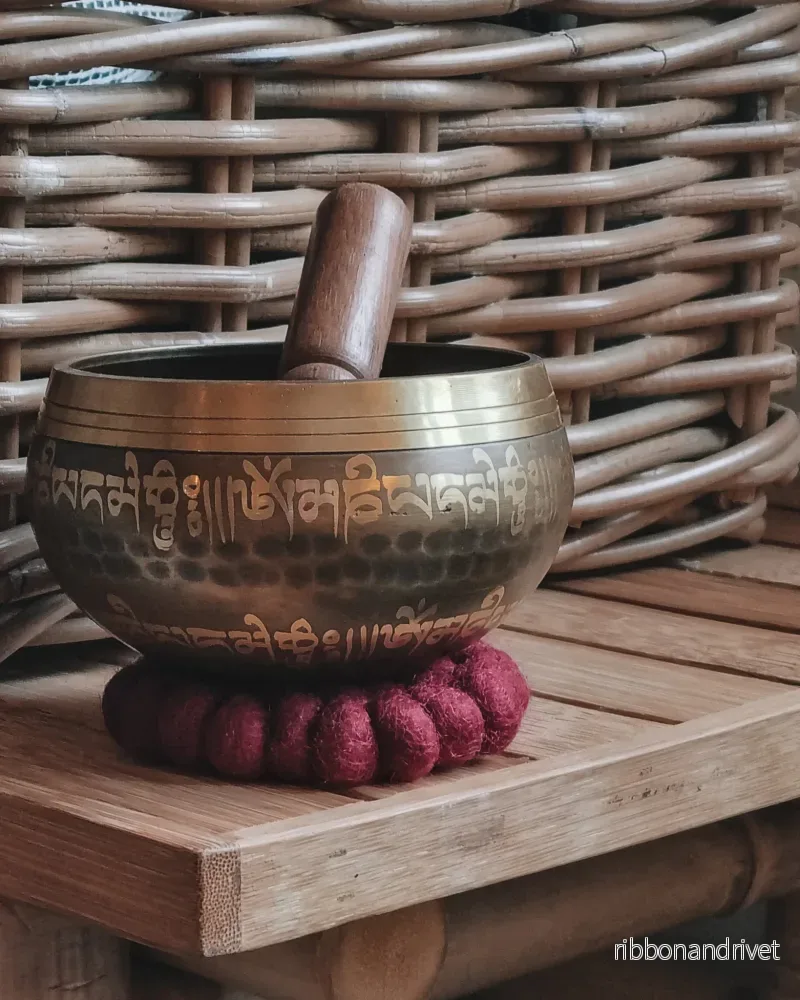Singing bowl with wooden stick - Nepal - Bild 3
