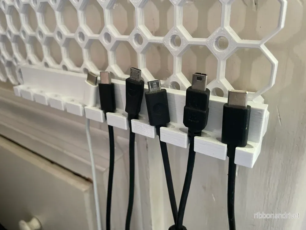 USB-kabelhållare för Multiboard med MultiConnect USB-kabelhållare för Multiboard med MultiConnect