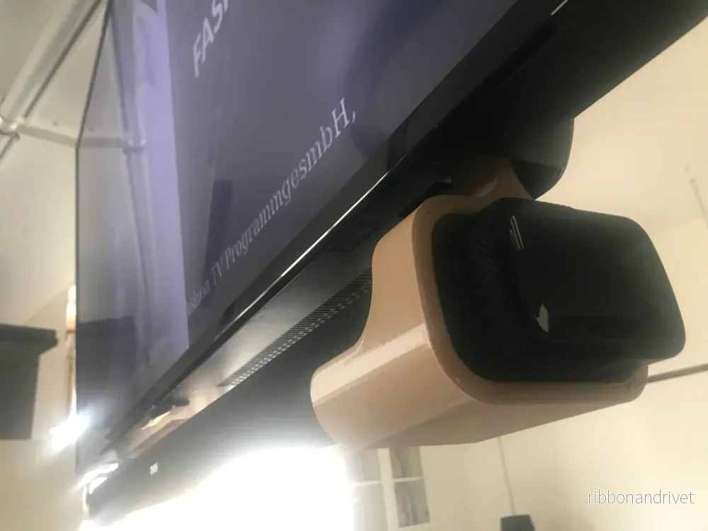 Fäste för Denon Soundbar under Philips TV Fäste för Denon Soundbar under Philips TV