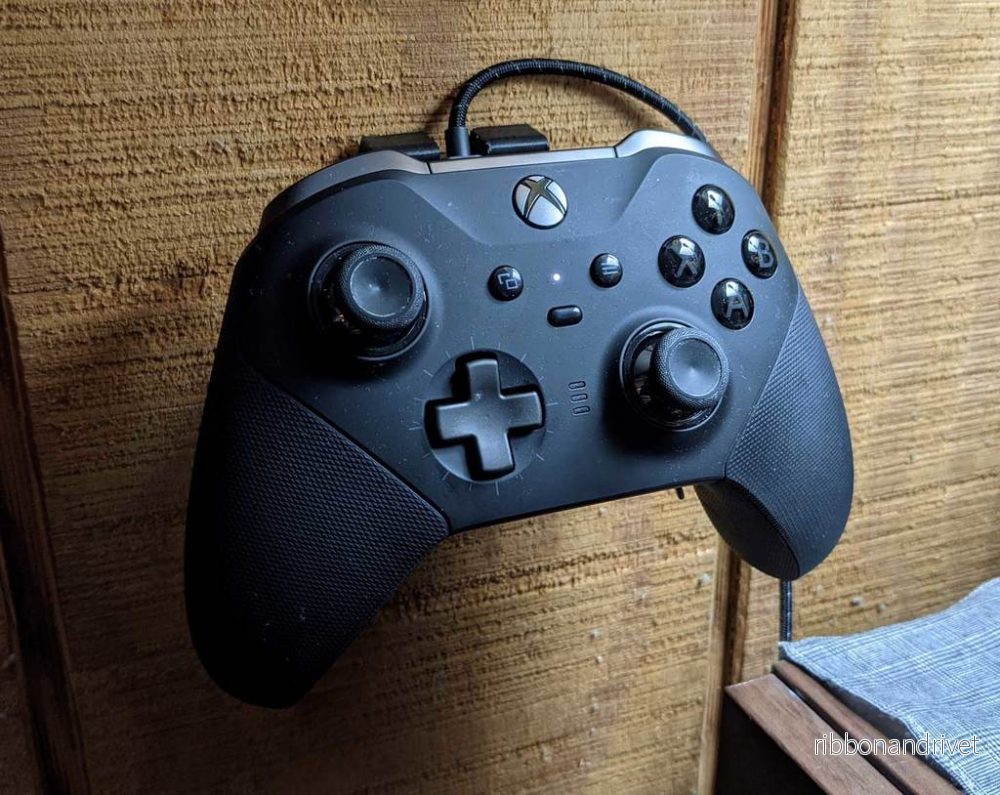 Xbox Elite Series 2-kontroll och väggfäste för laddningsdocka Xbox Elite Series 2-kontroll och väggfäste för laddningsdocka