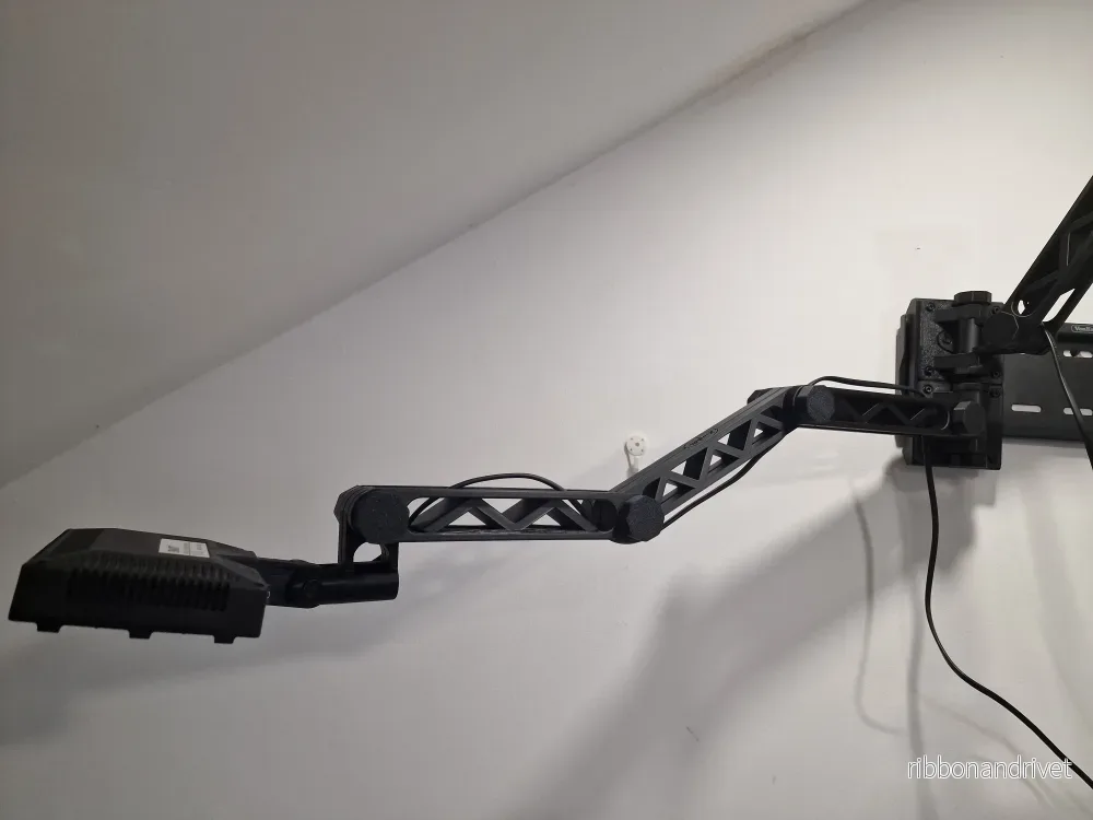 Justerbart väggfäste med arm för LED-lampor och TV