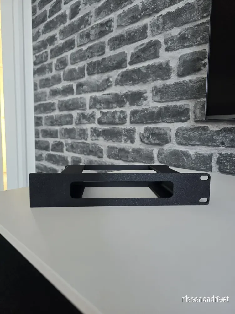 19-tums rackfästen för UniFi USW-Lite-8-POE - Bild 3